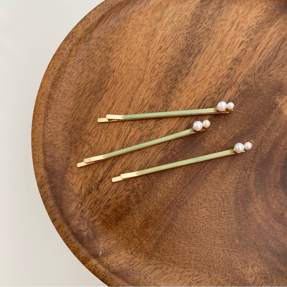 4/$15 Green Enamel Pearl Detail Hair Pins Set of 3